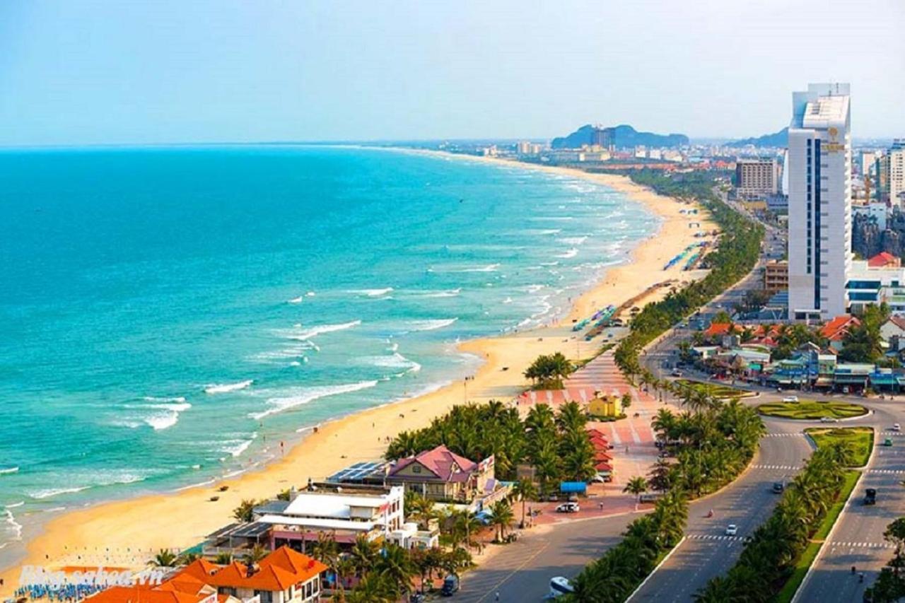 Twilight Beach Hotel Danang Exterior photo