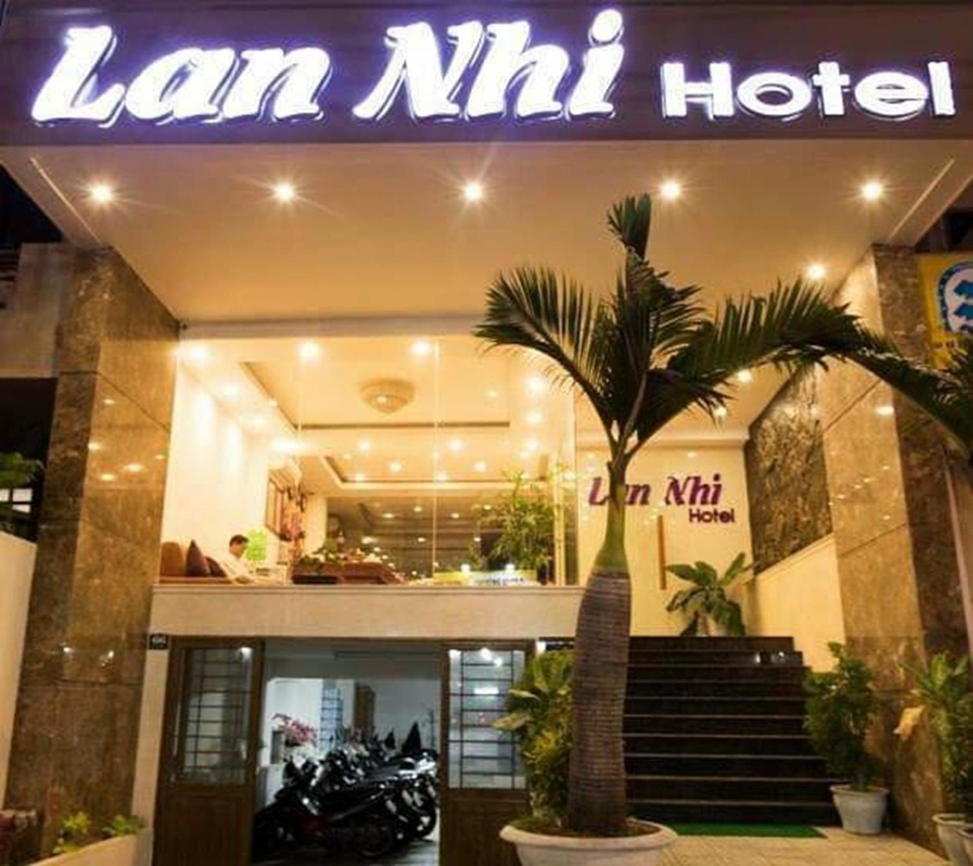 Twilight Beach Hotel Danang Exterior photo