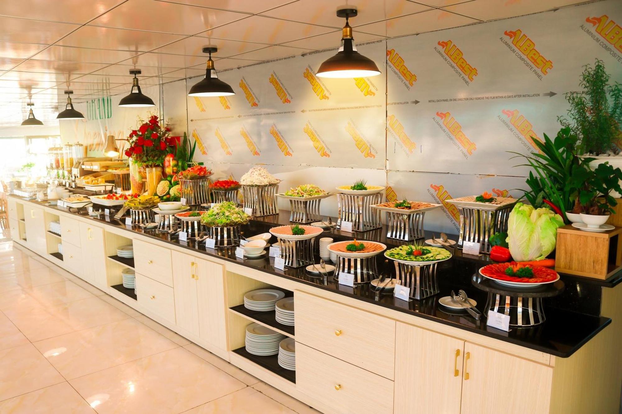 Twilight Beach Hotel Danang Exterior photo
