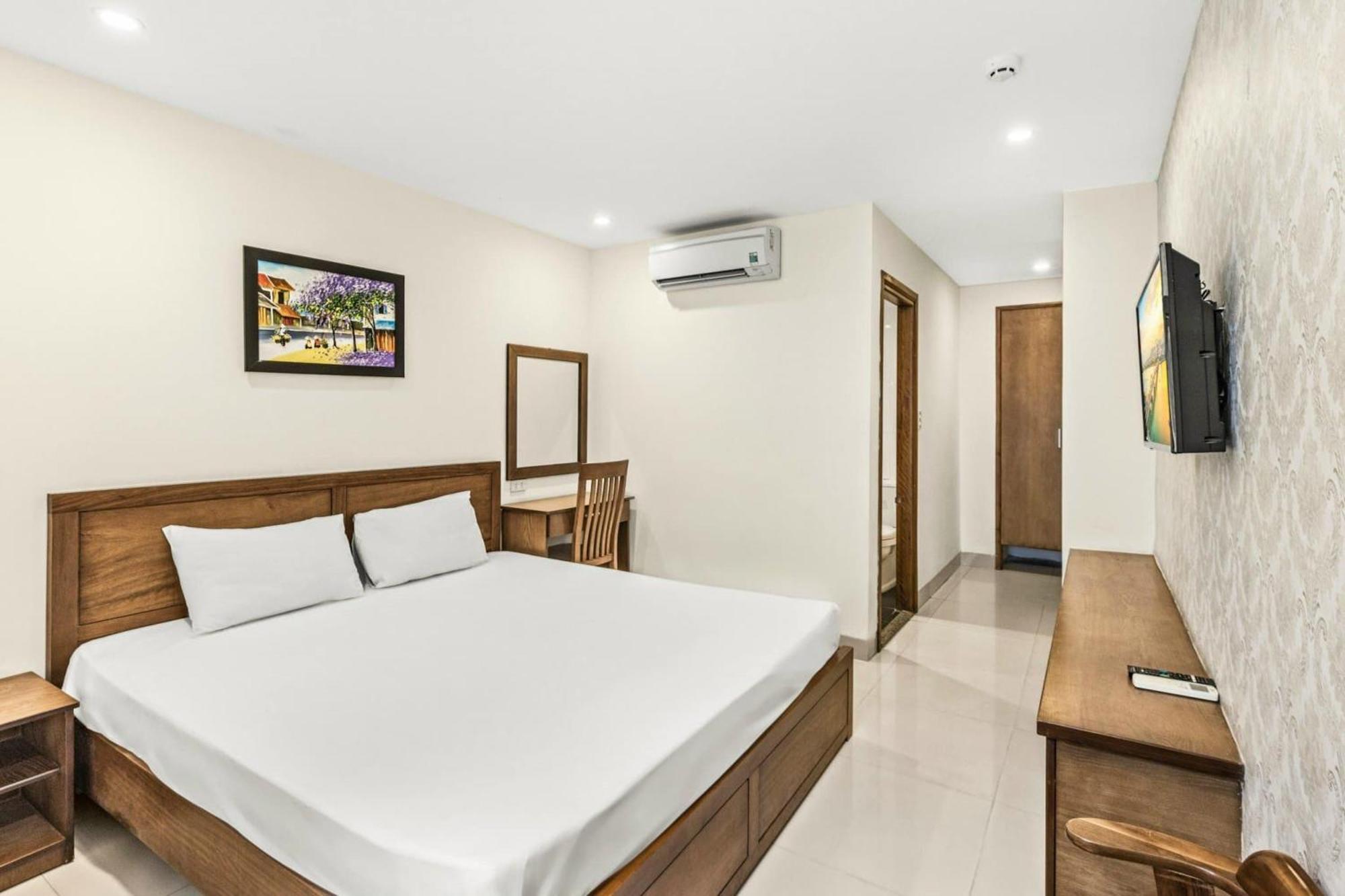 Twilight Beach Hotel Danang Exterior photo