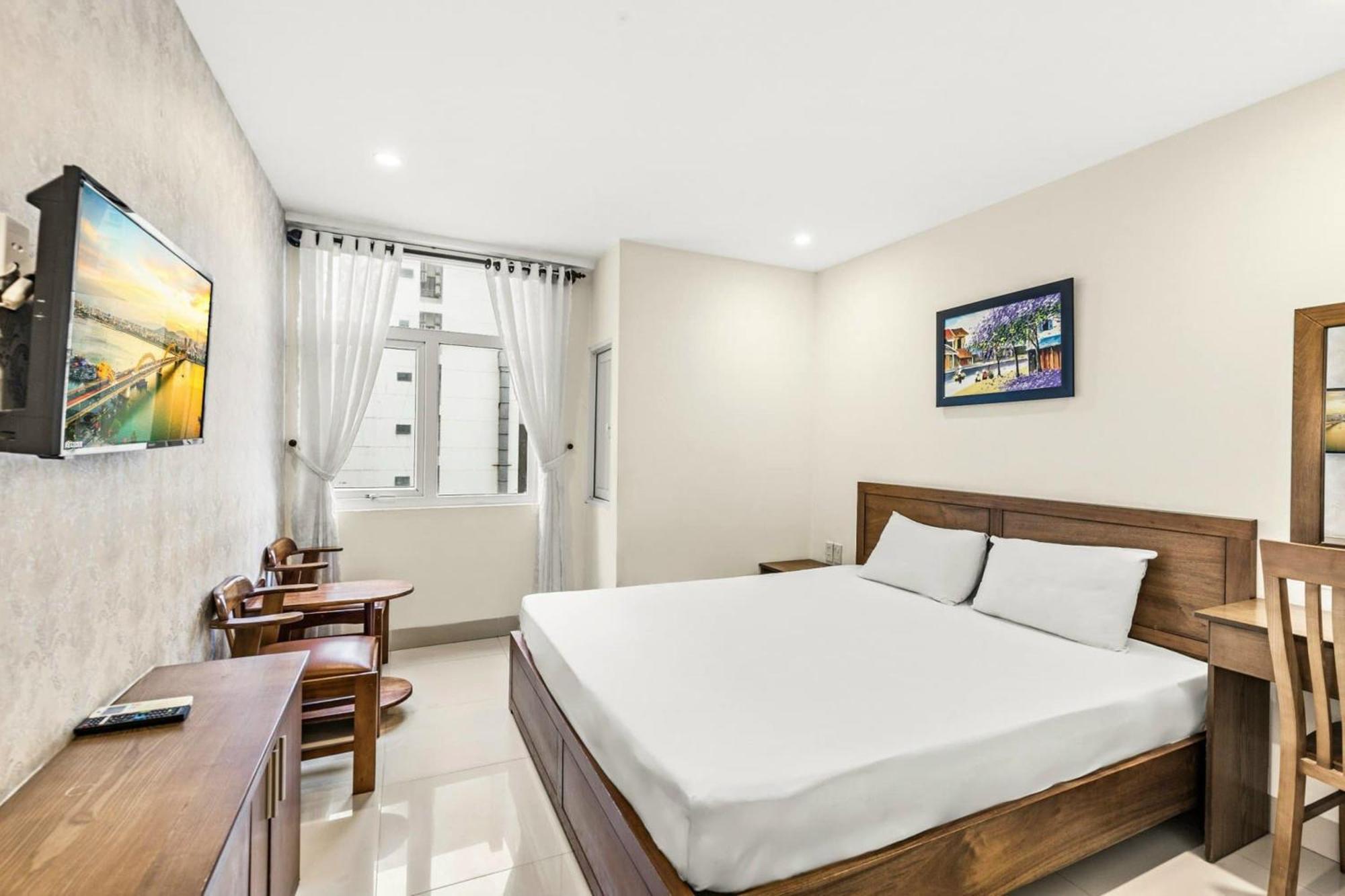 Twilight Beach Hotel Danang Exterior photo