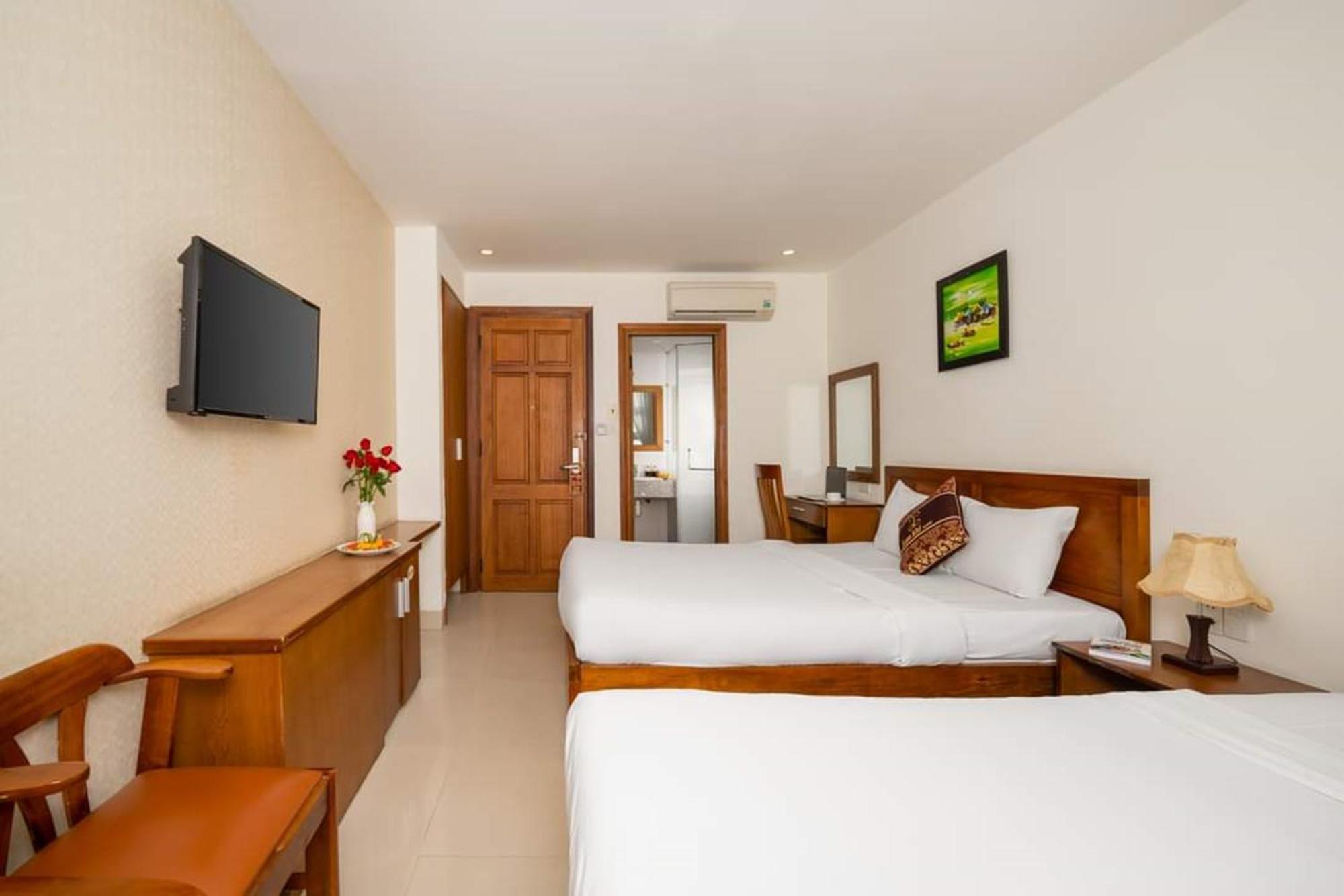 Twilight Beach Hotel Danang Exterior photo