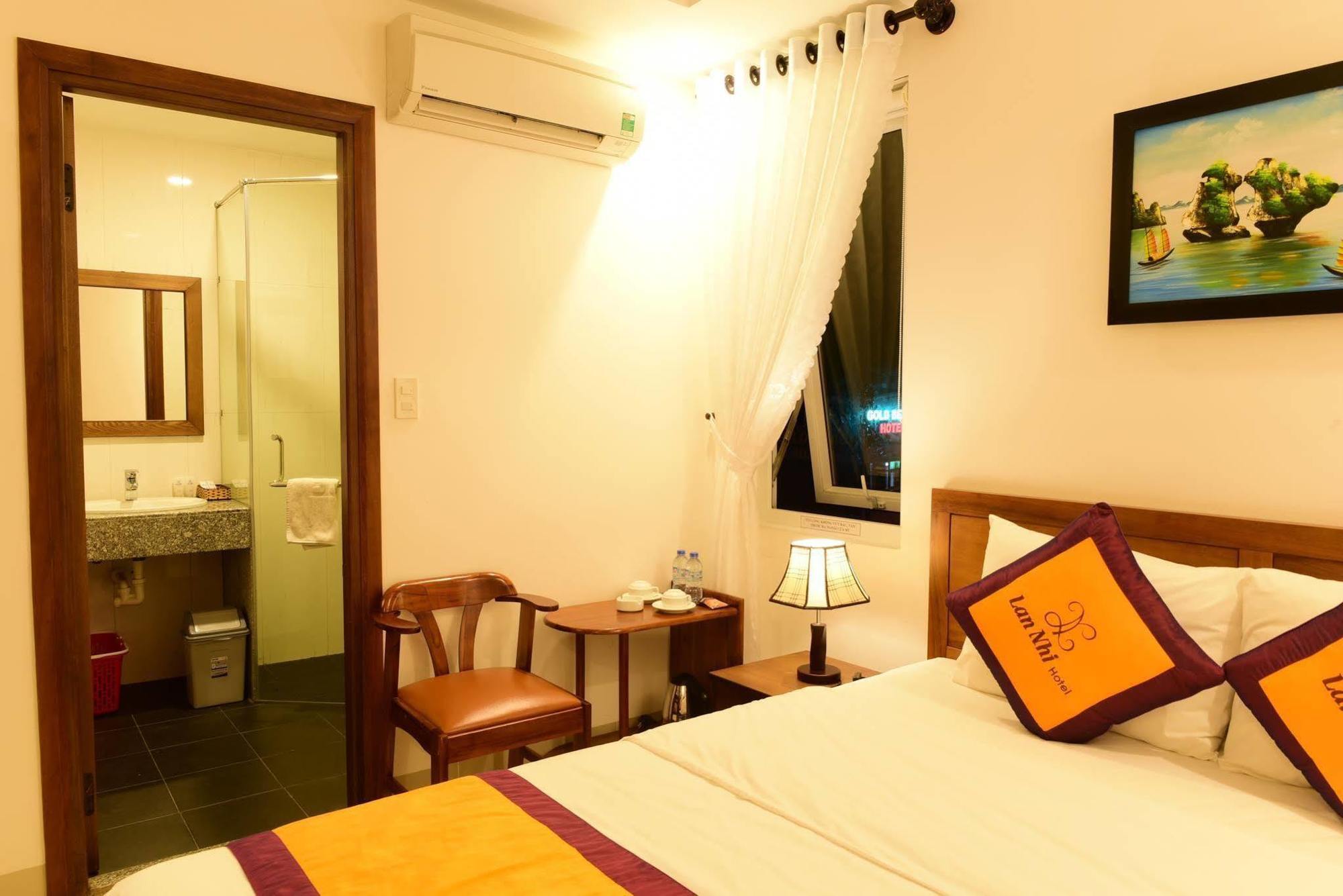 Twilight Beach Hotel Danang Exterior photo